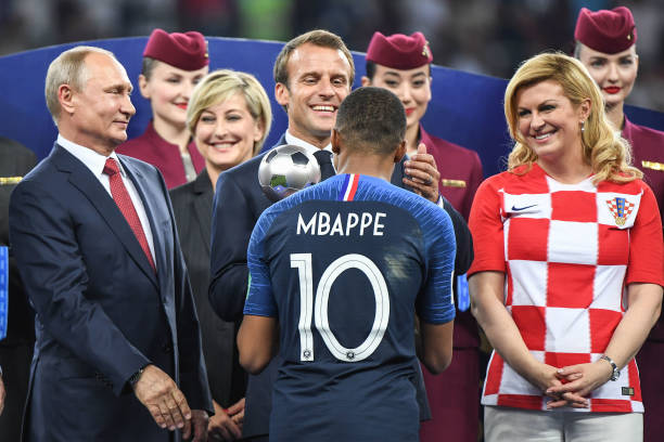 竞早早占据 竞早早占据