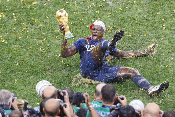 在这场引人 在这场引人